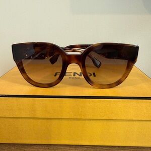 NWOT FENDI First Brown Tortoise Oversized Round Luxury Designer Sunglasses